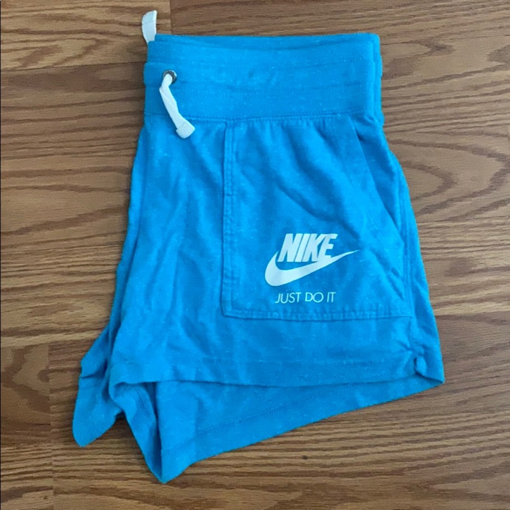 Nike athletic/leisure shorts